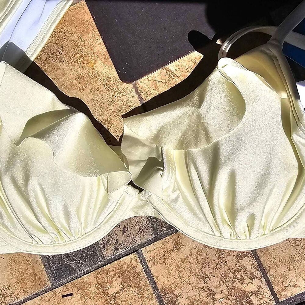 Cupshe Bathing Suit with Adjustable strap. New. Size - Women's Small Two Piece